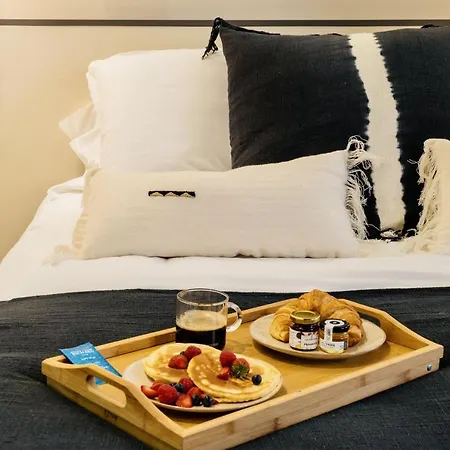 Host Le Lumiere & Cinema Apartment *
