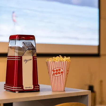 Host Le Lumiere & Cinema Apartment