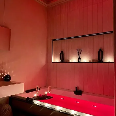 Host Le Lumiere & Cinema Apartment