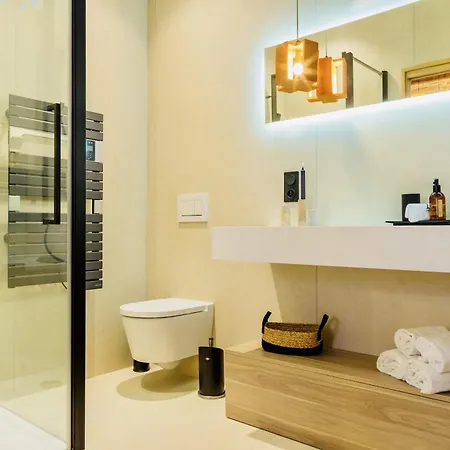 Host Le Lumiere & Cinema Apartment